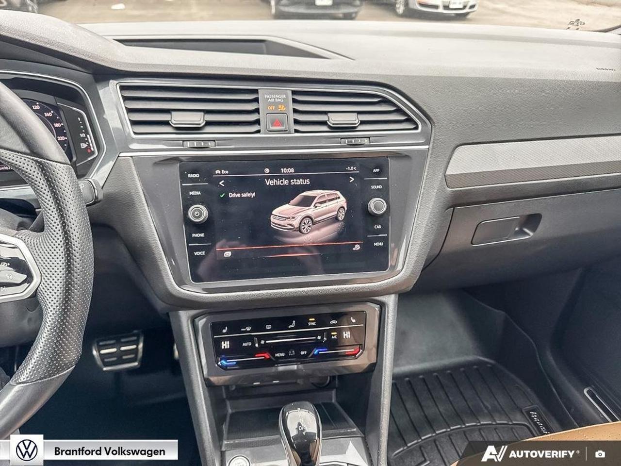 2024 Volkswagen Tiguan Comfortline R-Line Black Edition Photo