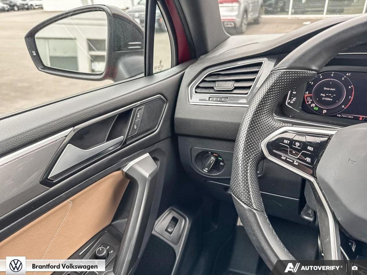 2024 Volkswagen Tiguan Comfortline R-Line Black Edition Photo