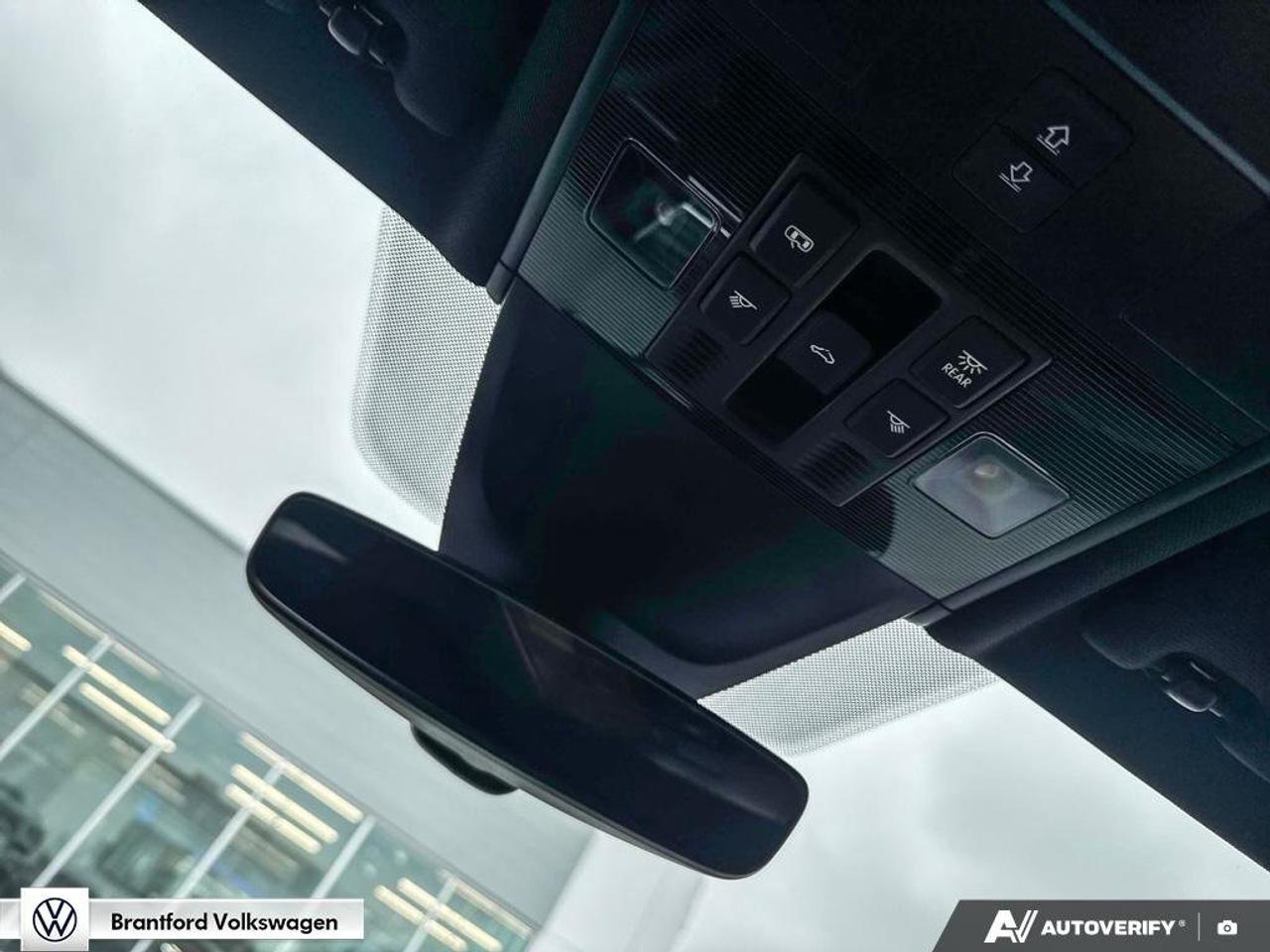 2024 Volkswagen Tiguan Comfortline R-Line Black Edition Photo