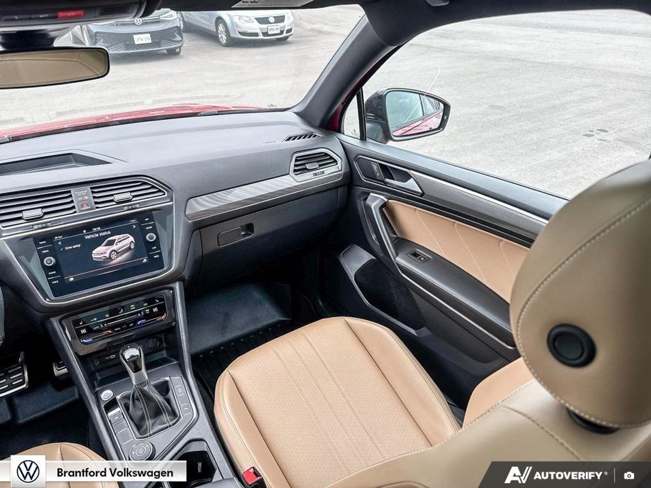 2024 Volkswagen Tiguan Comfortline R-Line Black Edition Photo