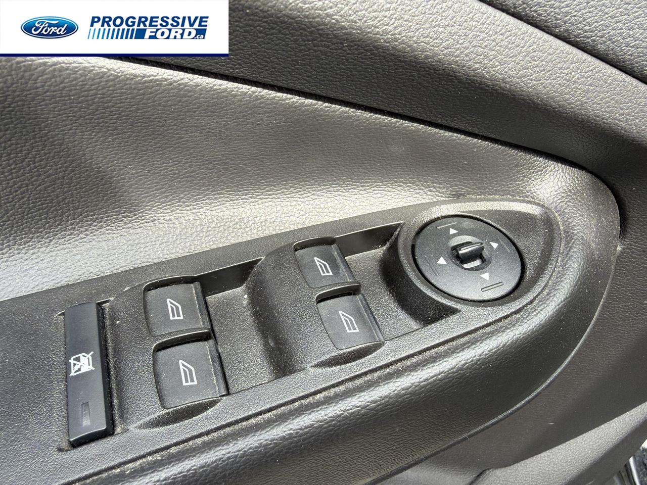 2018 Ford Escape SE 4dr Front-wheel Drive Photo