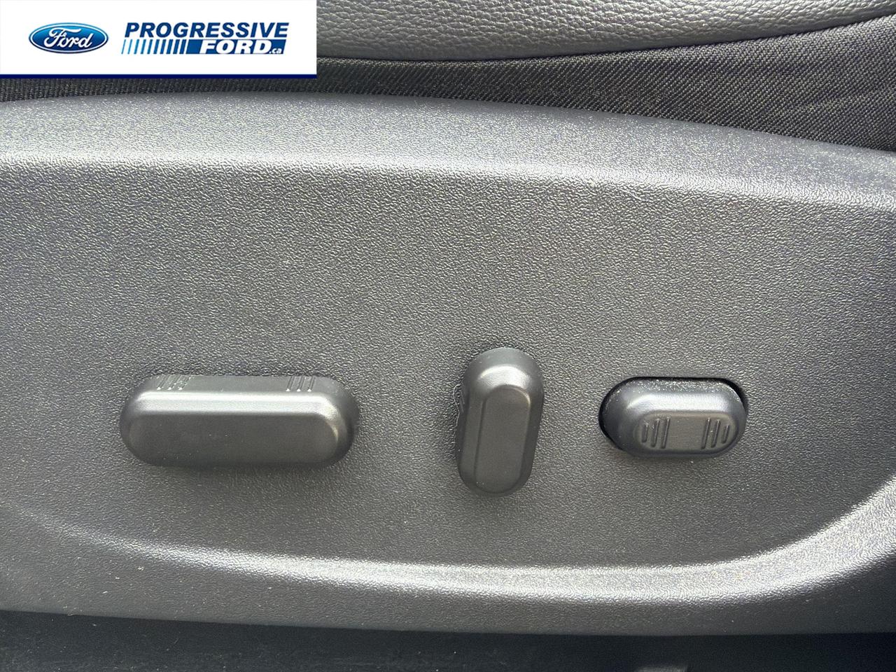 2018 Ford Escape SE 4dr Front-wheel Drive Photo