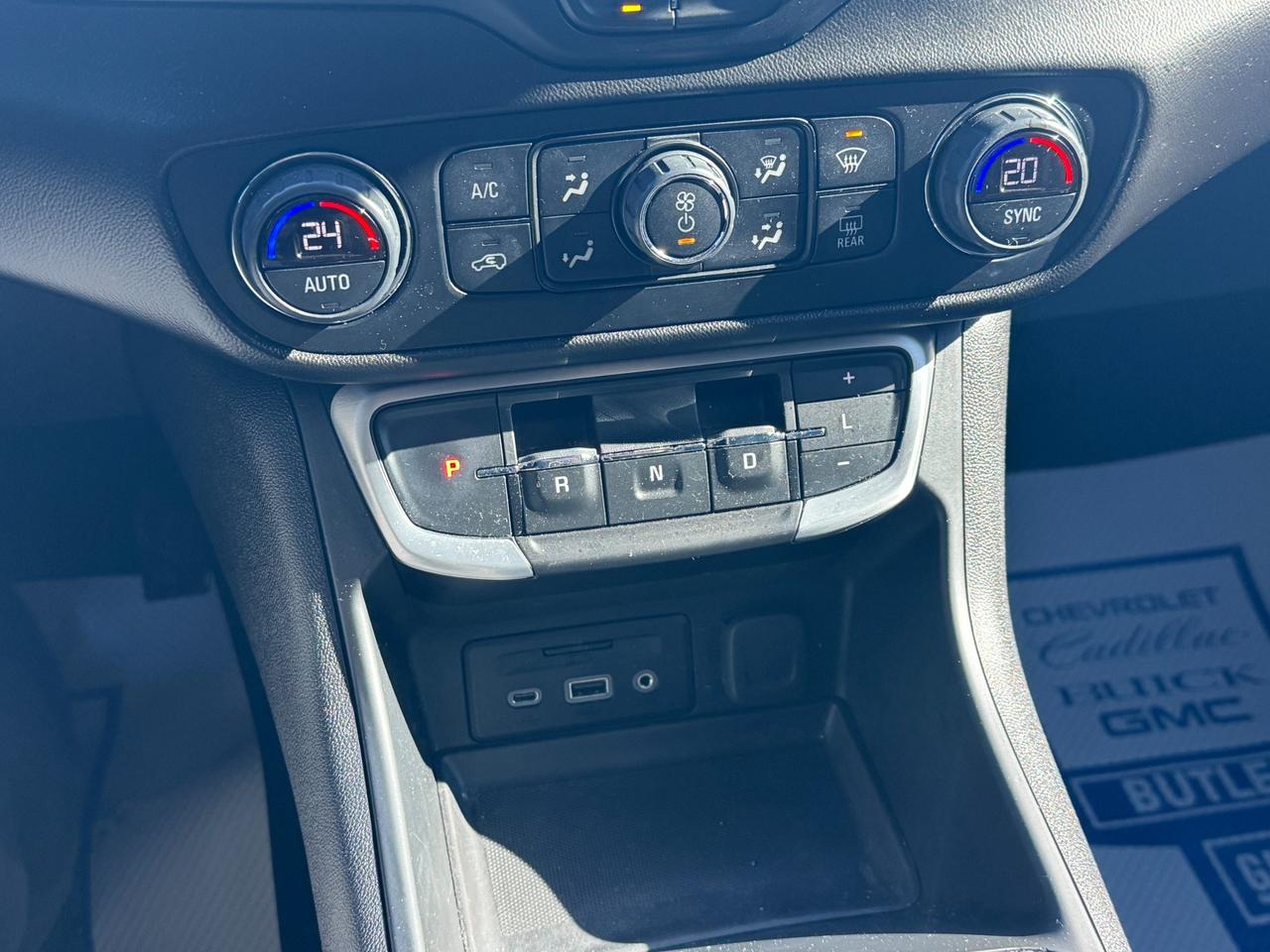 2022 GMC Terrain SLT All-wheel Drive Photo