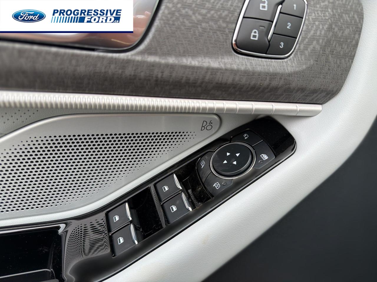 2026 Ford Explorer Platinum 4dr 4x4 Photo