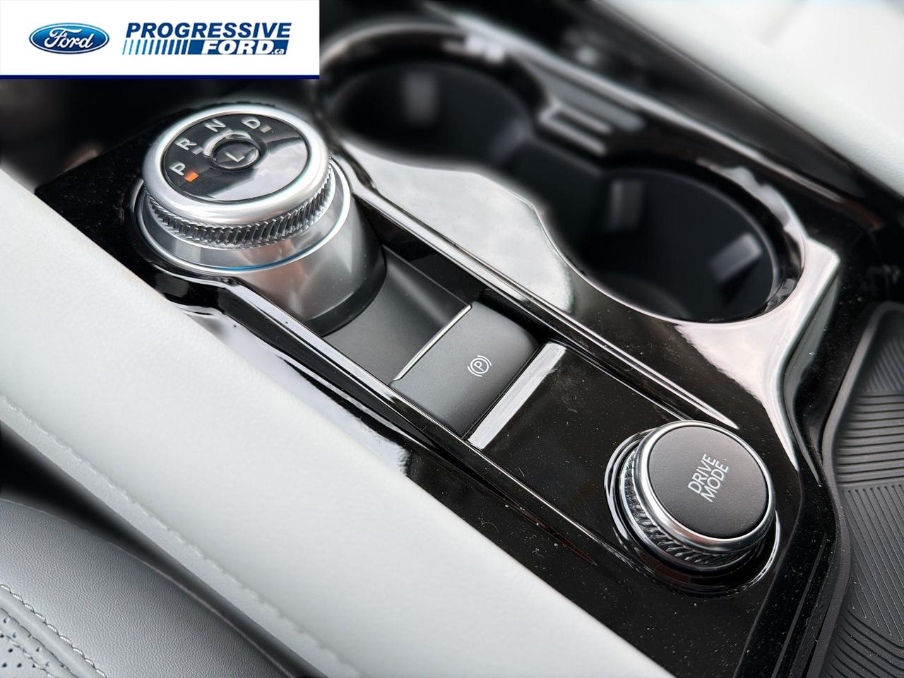 2026 Ford Explorer Platinum 4dr 4x4 Photo