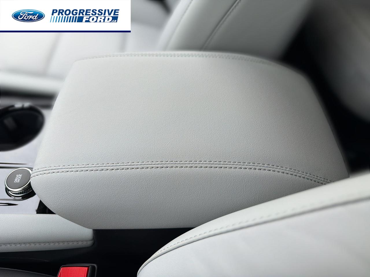 2026 Ford Explorer Platinum 4dr 4x4 Photo