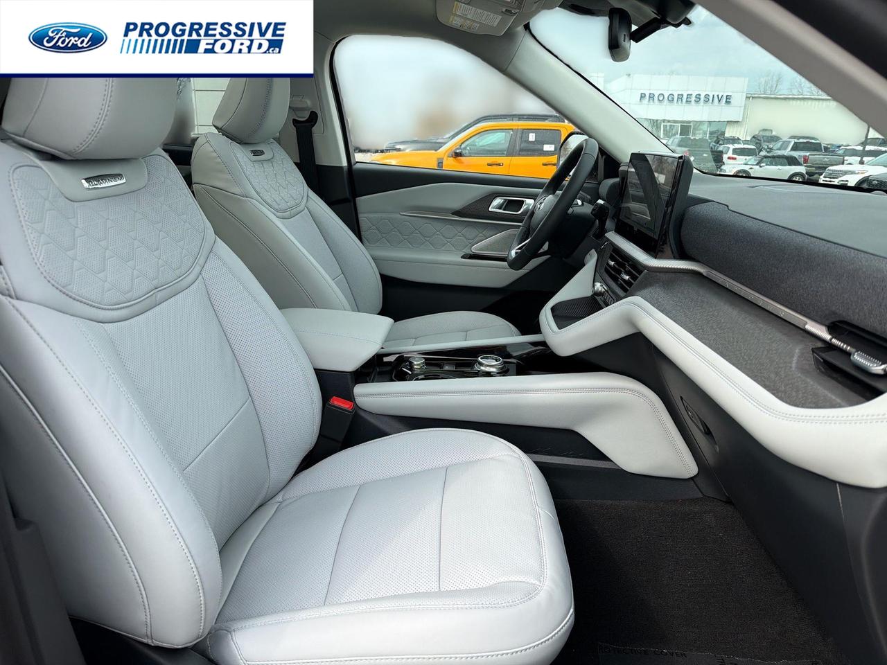 2026 Ford Explorer Platinum 4dr 4x4 Photo