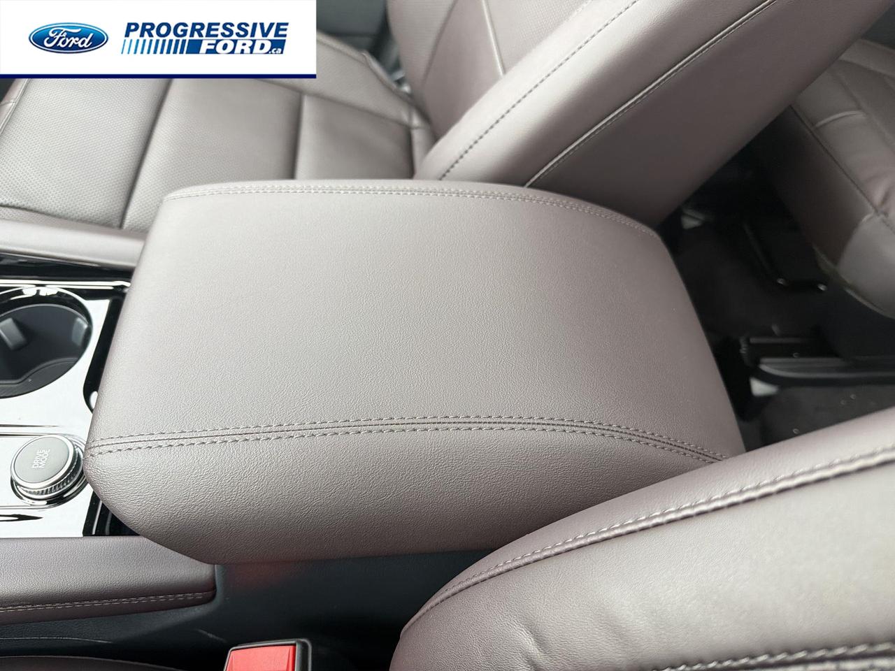 2026 Ford Explorer Platinum 4dr 4x4 Photo