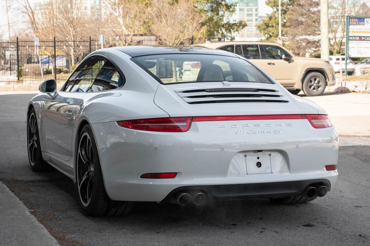2015 Porsche 911 Carrera 4S Coupe Photo