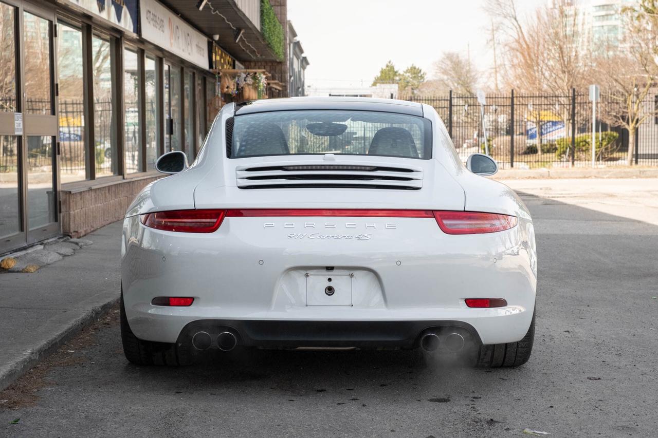 2015 Porsche 911 Carrera 4S Coupe Photo