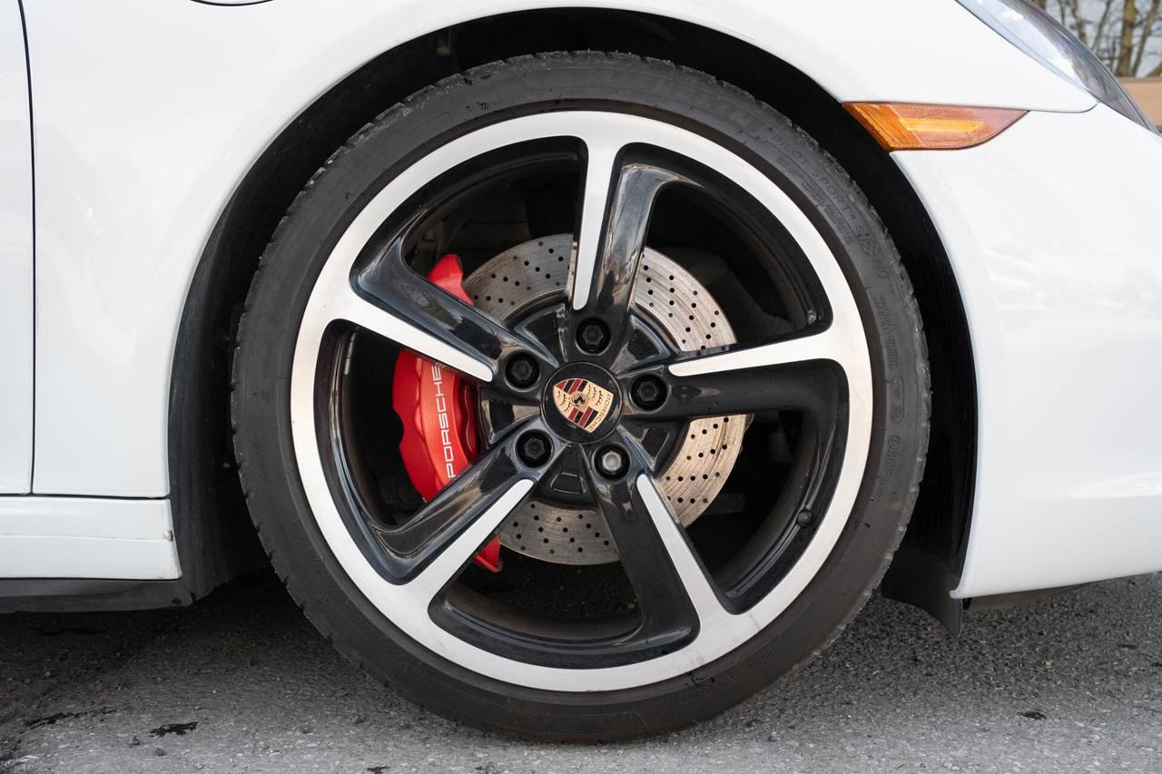 2015 Porsche 911 Carrera 4S Coupe Photo