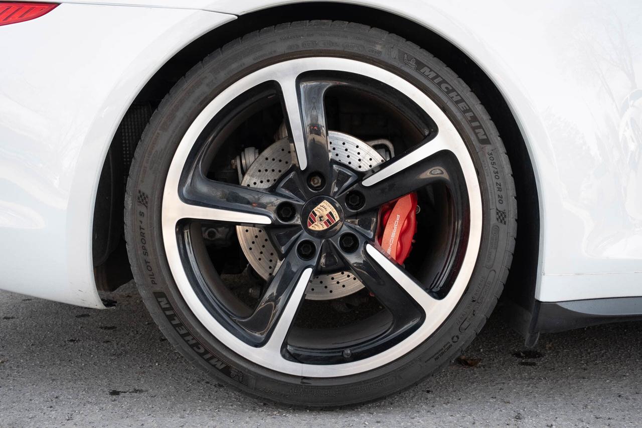 2015 Porsche 911 Carrera 4S Coupe Photo