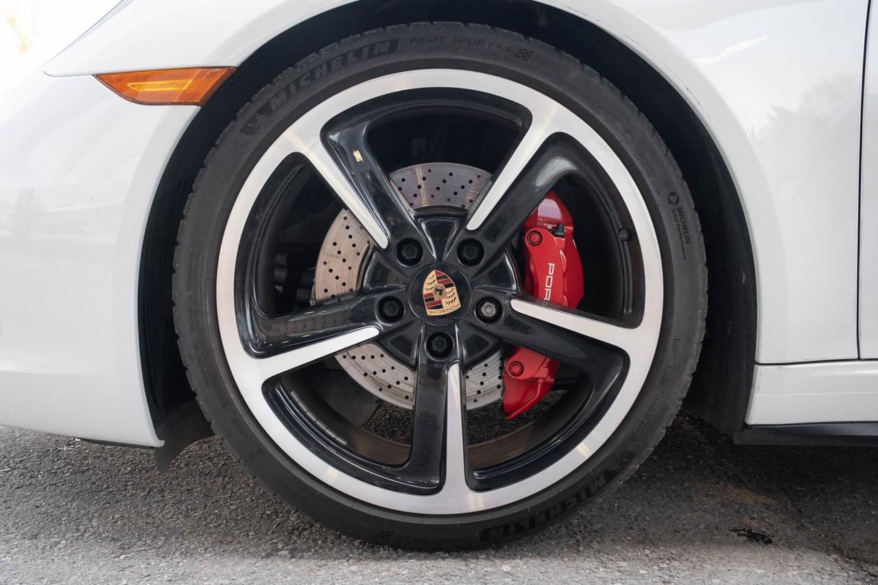 2015 Porsche 911 Carrera 4S Coupe Photo