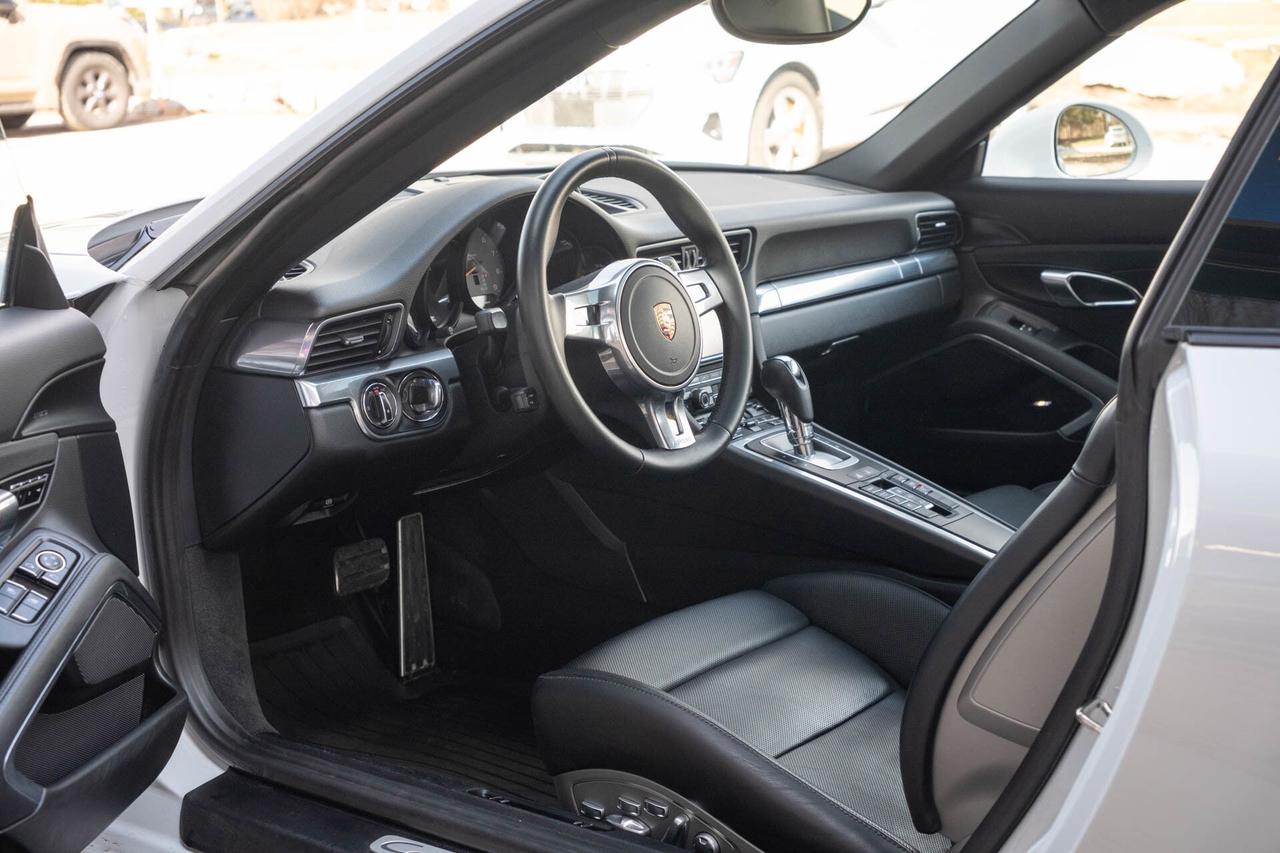 2015 Porsche 911 Carrera 4S Coupe Photo