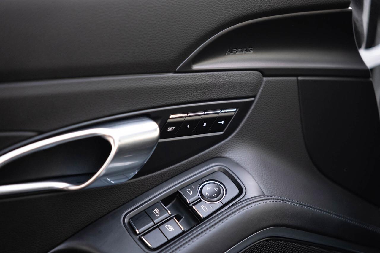 2015 Porsche 911 Carrera 4S Coupe Photo