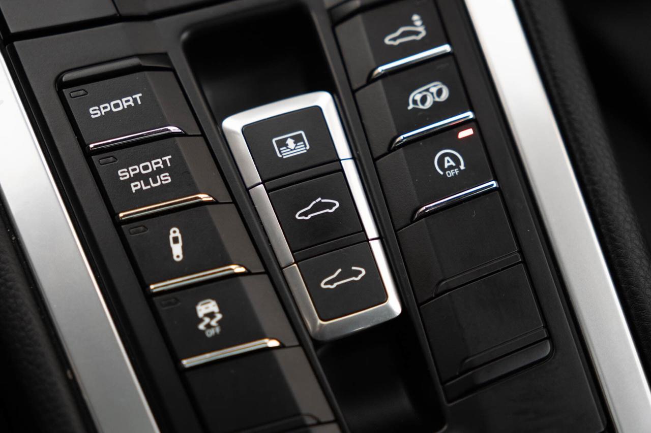 2015 Porsche 911 Carrera 4S Coupe Photo