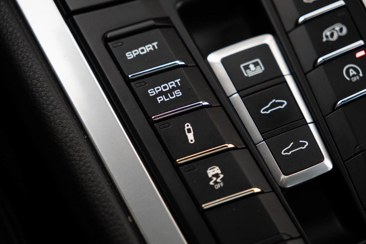 2015 Porsche 911 Carrera 4S Coupe Photo