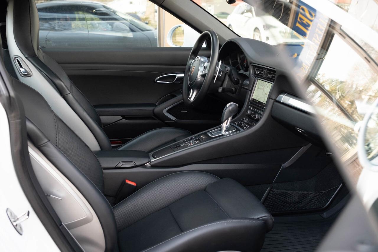 2015 Porsche 911 Carrera 4S Coupe Photo