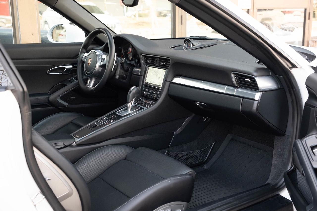 2015 Porsche 911 Carrera 4S Coupe Photo