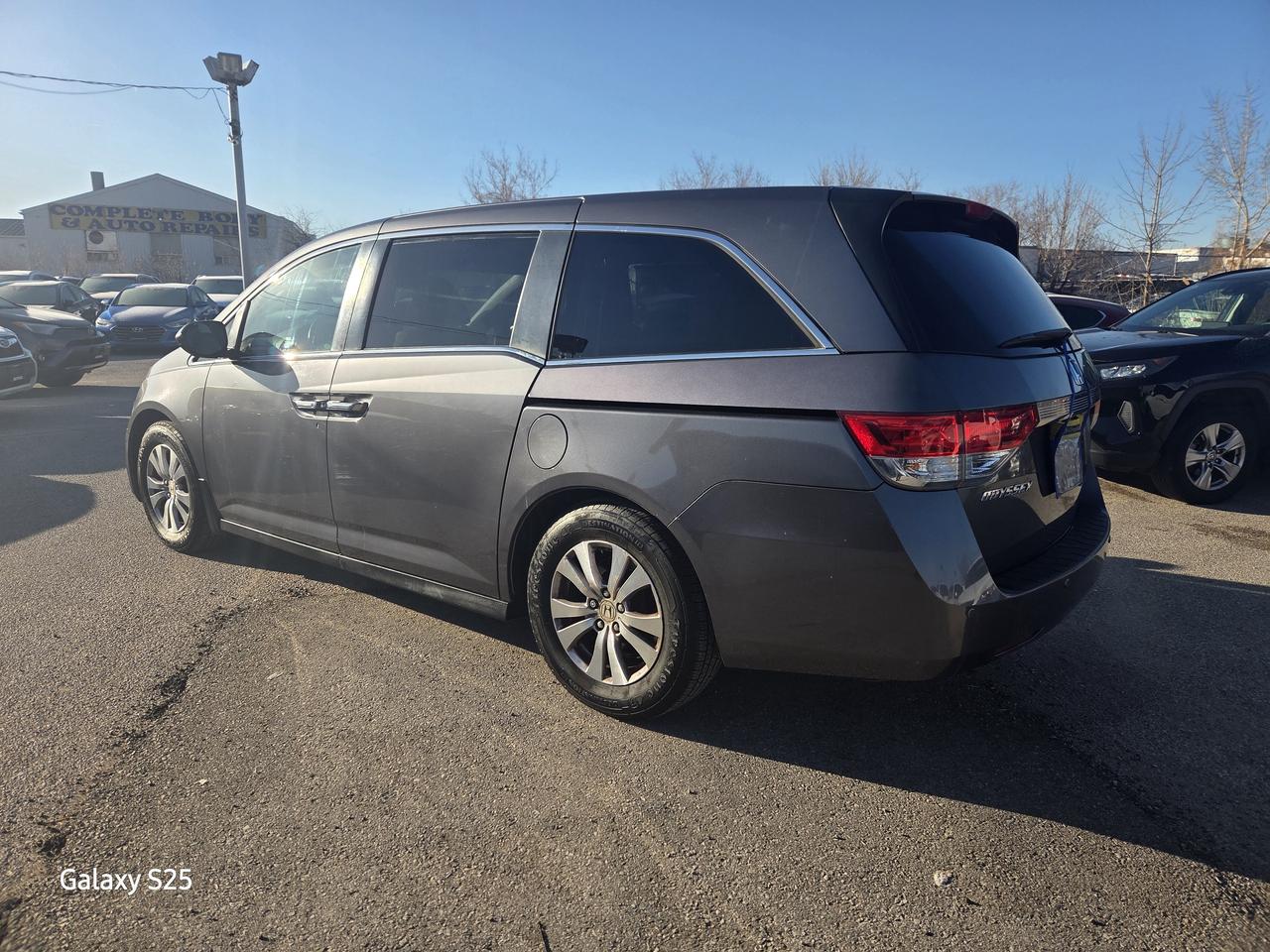 2016 Honda Odyssey EXL-NAVI 8 PASS ROOF ONE OWNER $ 16,988.00 Photo