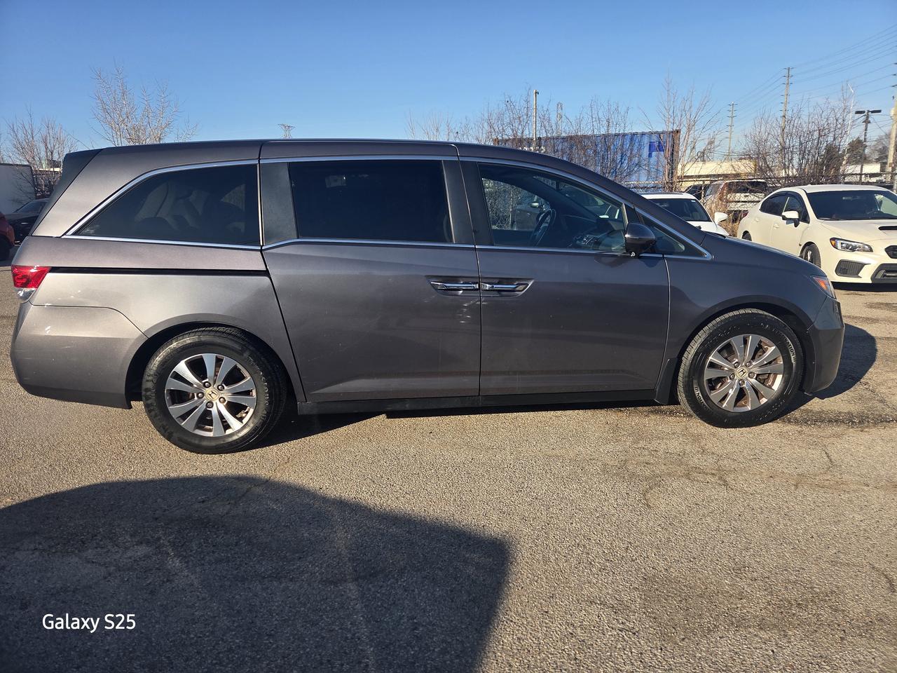 2016 Honda Odyssey EXL-NAVI 8 PASS ROOF ONE OWNER $ 16,988.00 Photo