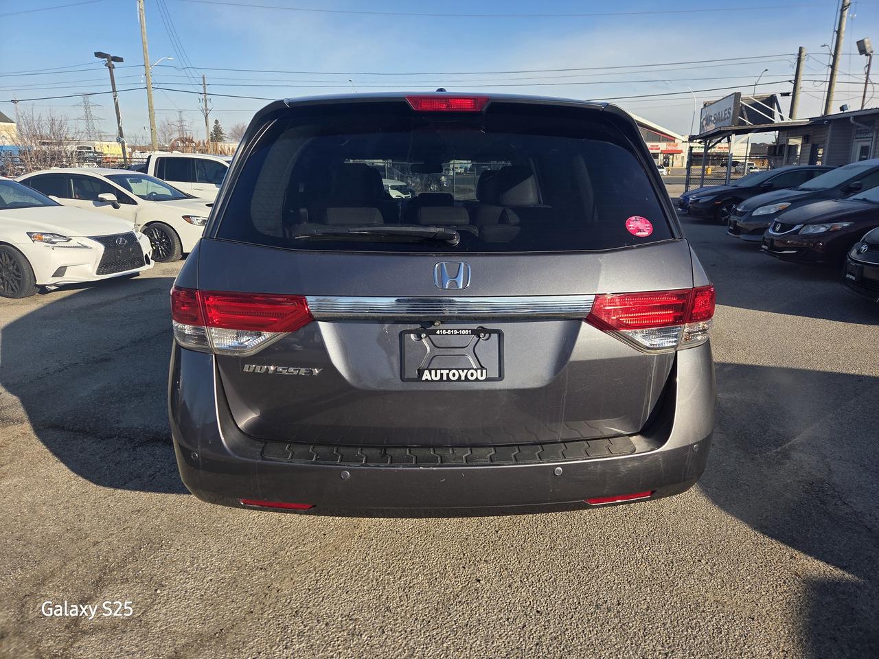 2016 Honda Odyssey EXL-NAVI 8 PASS ROOF ONE OWNER $ 16,988.00 Photo
