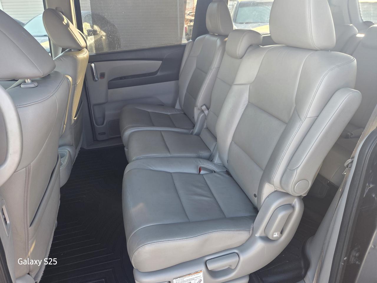 2016 Honda Odyssey EXL-NAVI 8 PASS ROOF ONE OWNER $ 16,988.00 Photo