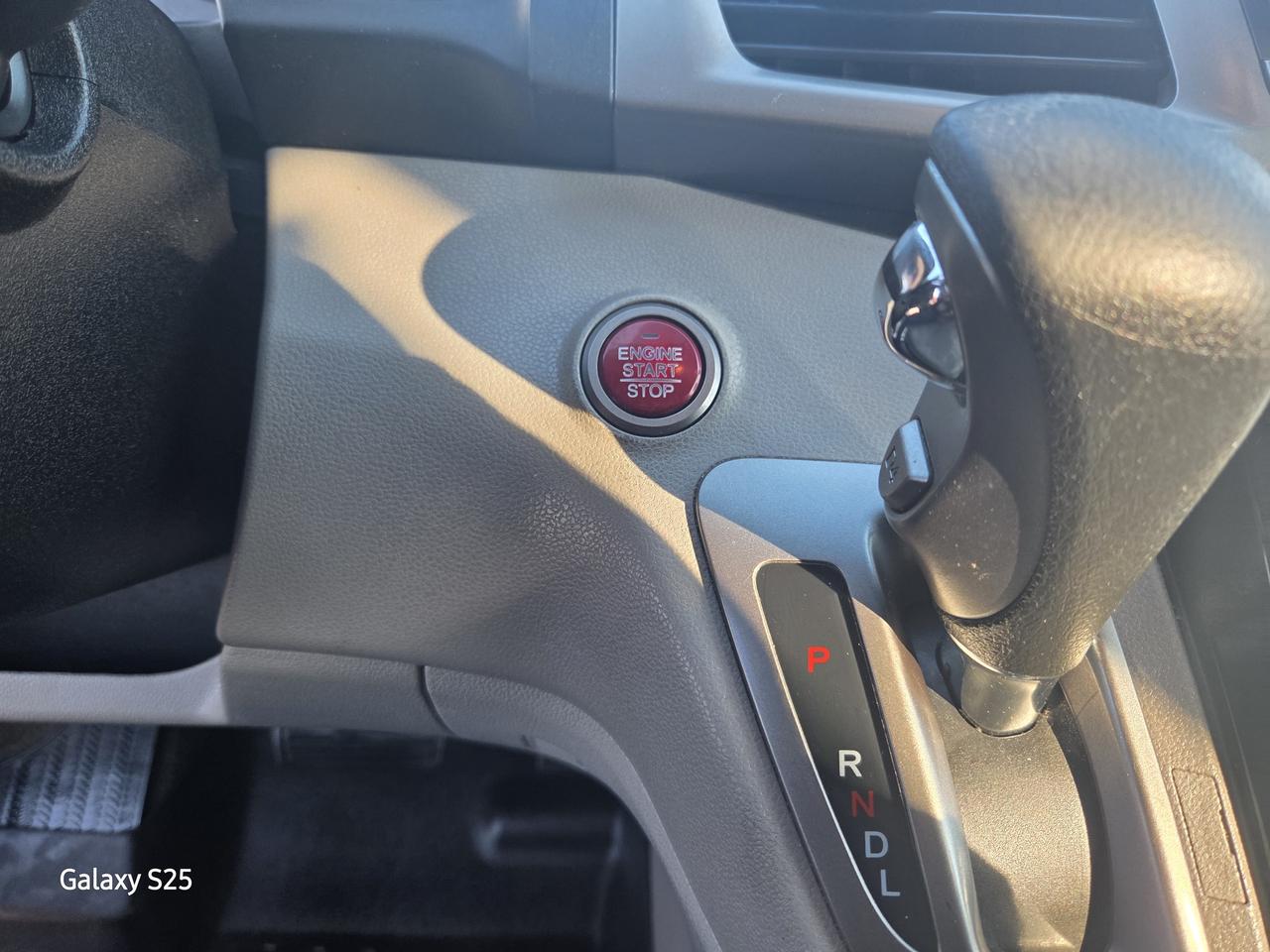 2016 Honda Odyssey EXL-NAVI 8 PASS ROOF ONE OWNER $ 16,988.00 Photo