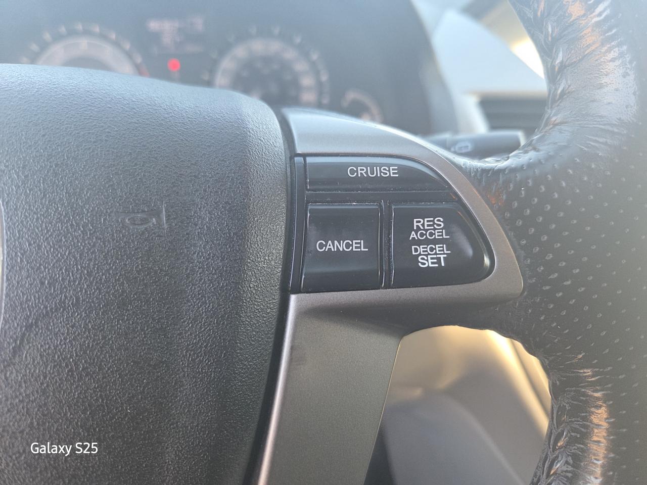 2016 Honda Odyssey EXL-NAVI 8 PASS ROOF ONE OWNER $ 16,988.00 Photo