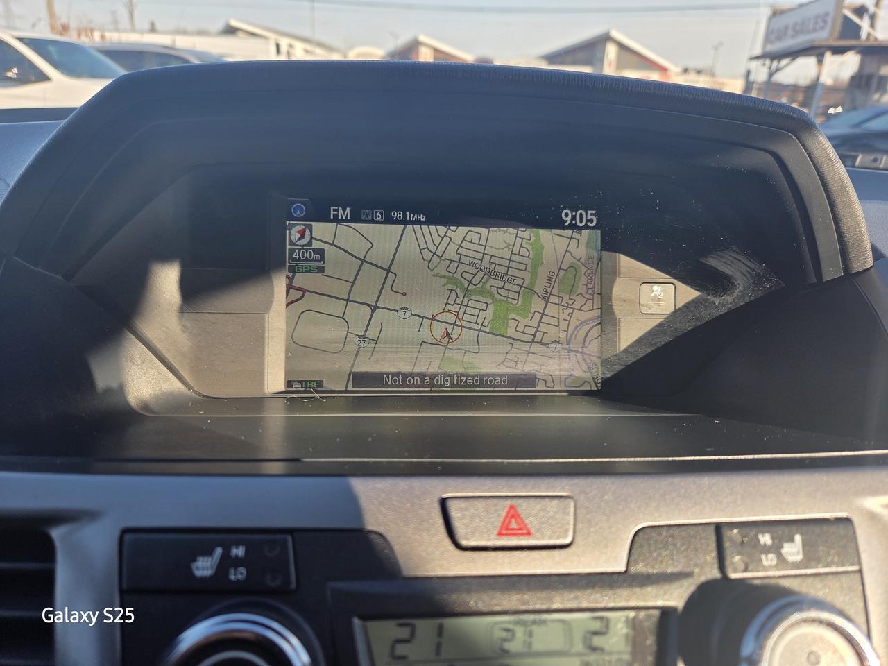 2016 Honda Odyssey EXL-NAVI 8 PASS ROOF ONE OWNER $ 16,988.00 Photo