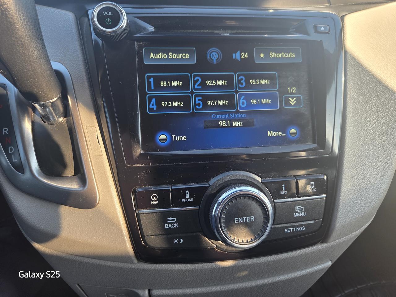 2016 Honda Odyssey EXL-NAVI 8 PASS ROOF ONE OWNER $ 16,988.00 Photo