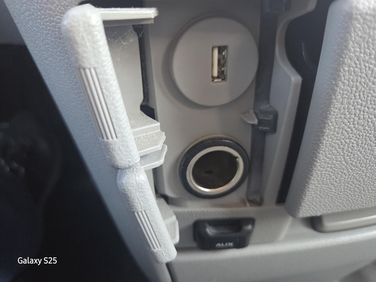 2016 Honda Odyssey EXL-NAVI 8 PASS ROOF ONE OWNER $ 16,988.00 Photo