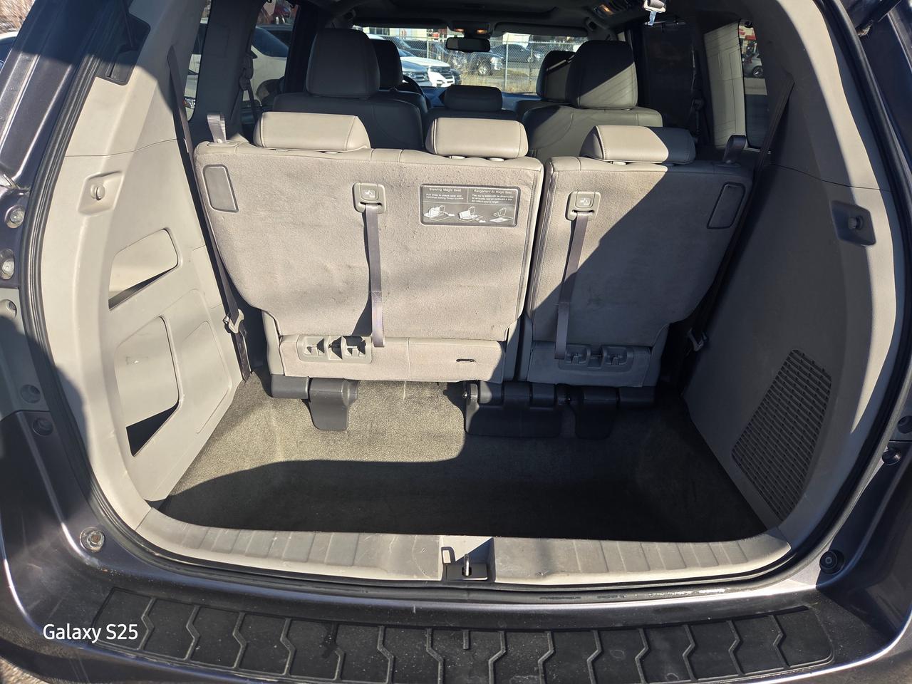 2016 Honda Odyssey EXL-NAVI 8 PASS ROOF ONE OWNER $ 16,988.00 Photo