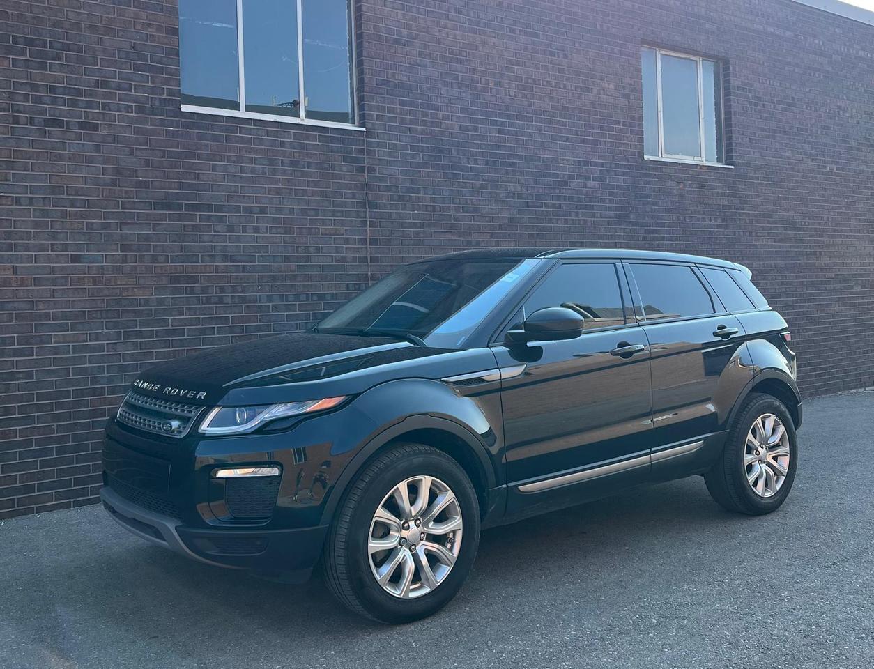 2019 Land Rover Range Rover Evoque 2019 RANGE ROVER EVOQUE, PANO ROOF, BACK UP CAMERA Photo