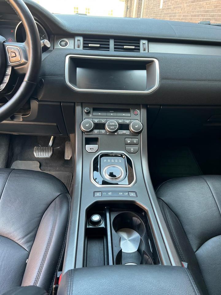 2019 Land Rover Range Rover Evoque 2019 RANGE ROVER EVOQUE, PANO ROOF, BACK UP CAMERA Photo