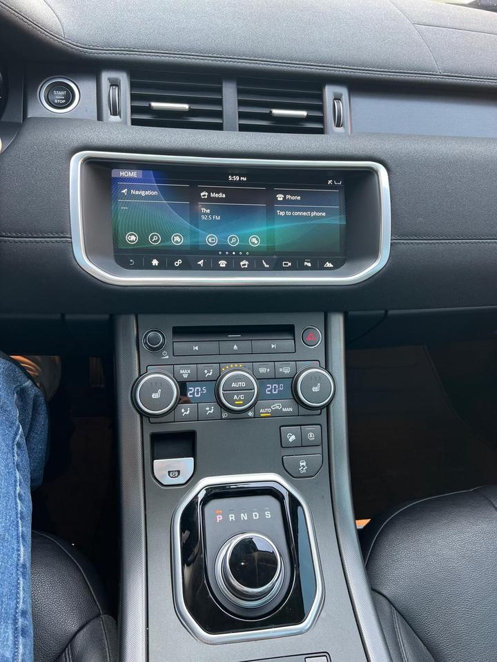 2019 Land Rover Range Rover Evoque 2019 RANGE ROVER EVOQUE, PANO ROOF, BACK UP CAMERA Photo