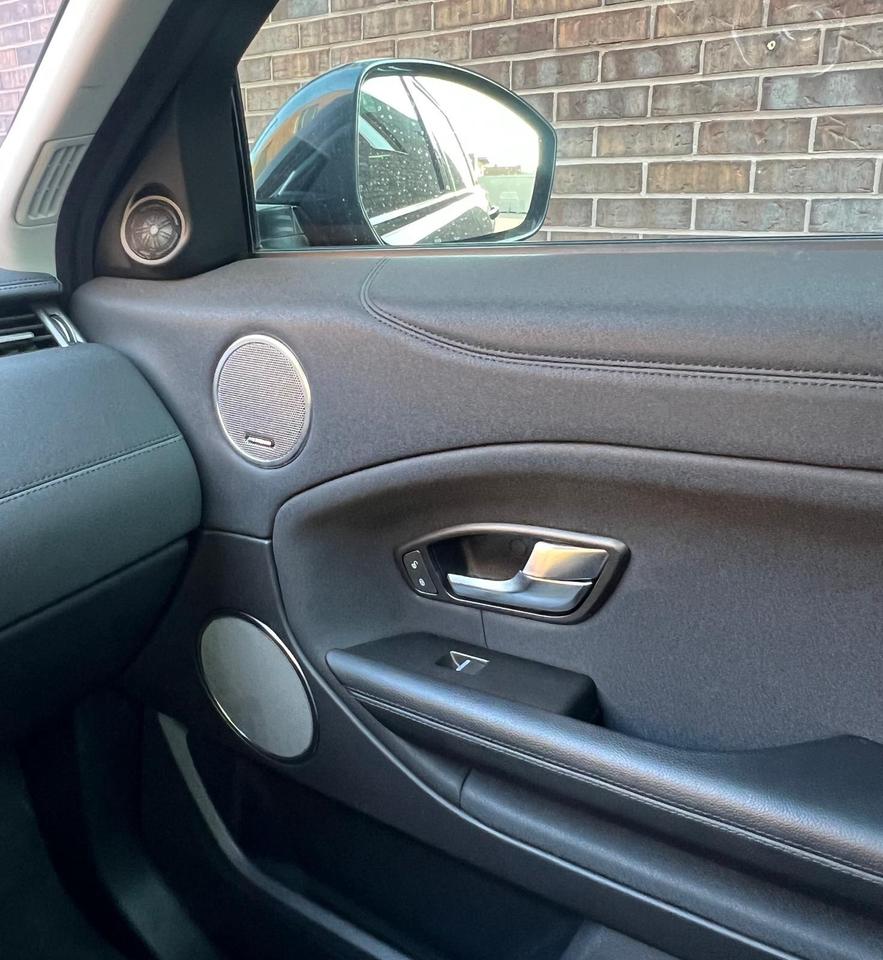 2019 Land Rover Range Rover Evoque 2019 RANGE ROVER EVOQUE, PANO ROOF, BACK UP CAMERA Photo