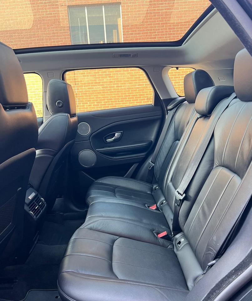 2019 Land Rover Range Rover Evoque 2019 RANGE ROVER EVOQUE, PANO ROOF, BACK UP CAMERA Photo