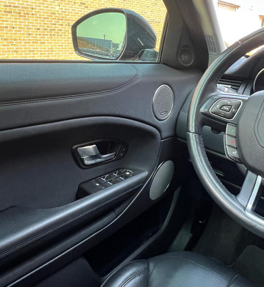 2019 Land Rover Range Rover Evoque 2019 RANGE ROVER EVOQUE, PANO ROOF, BACK UP CAMERA Photo