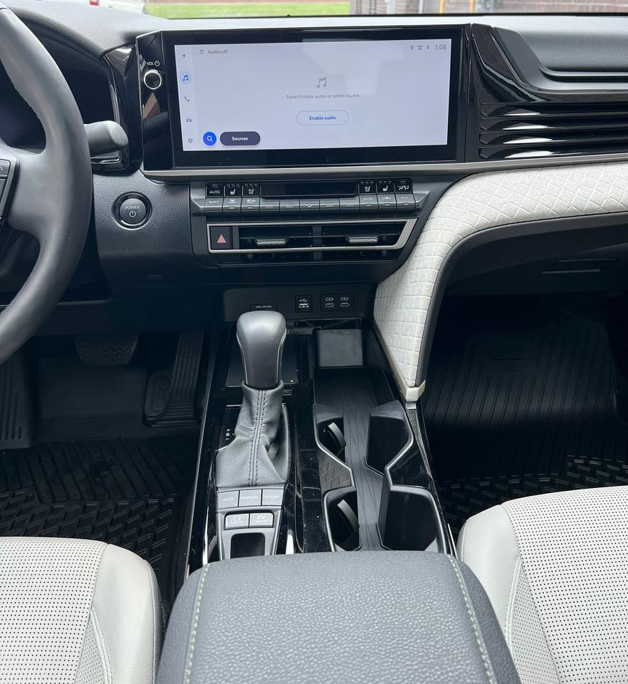 2025 Toyota Camry HYBRID XLE, LEATHER, CAR PLAY, AWD, PANORAMIC ROOF Photo