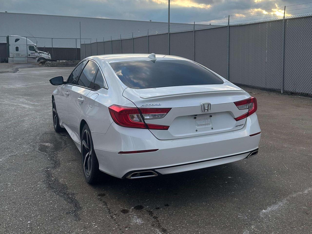 2018 Honda Accord Sport Photo