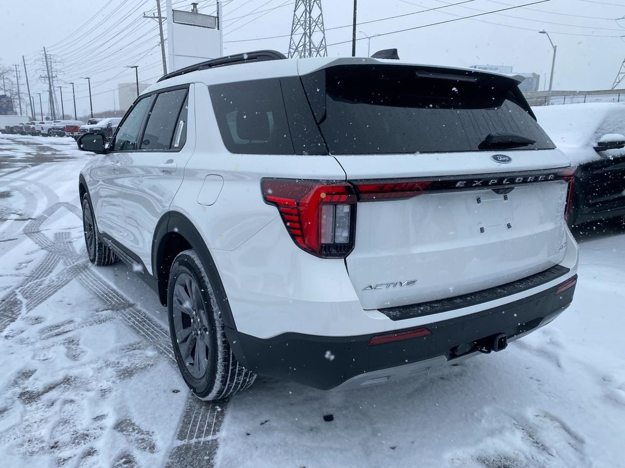 2026 Ford Explorer  Photo3