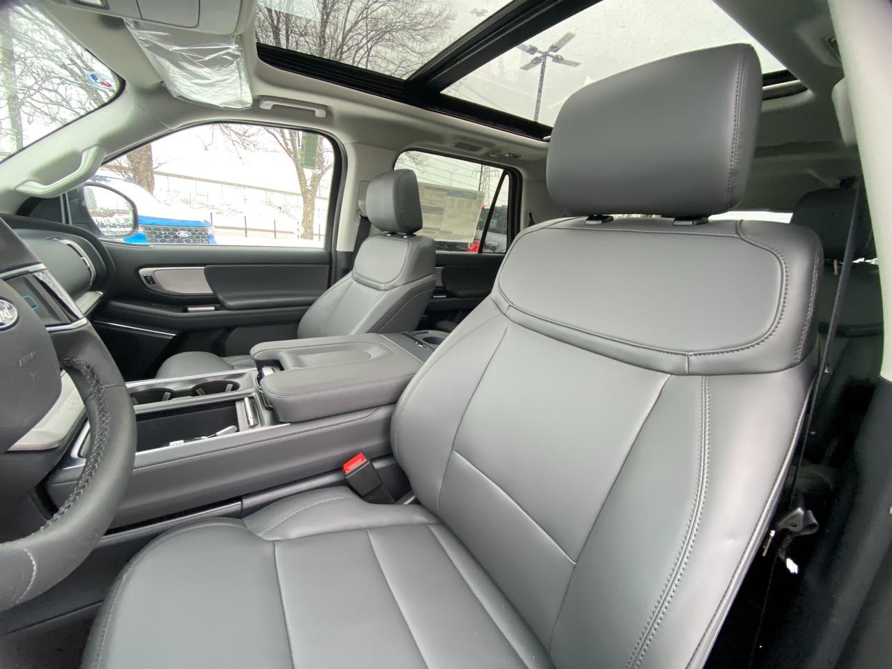 2026 Ford Expedition Max Active 4dr 4x4 Photo