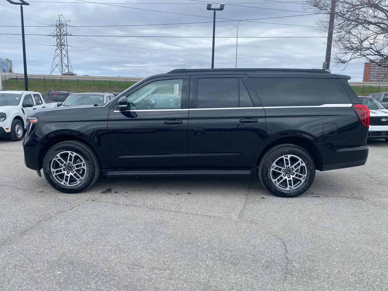 2026 Ford Expedition Max Active 4dr 4x4 Photo2