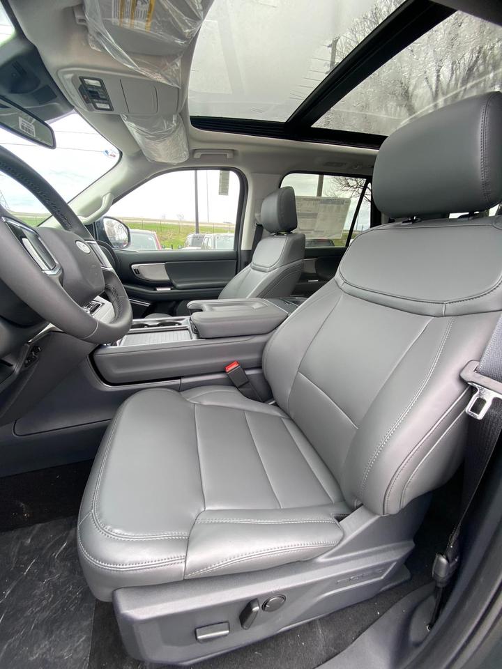 2026 Ford Expedition Max Active 4dr 4x4 Photo