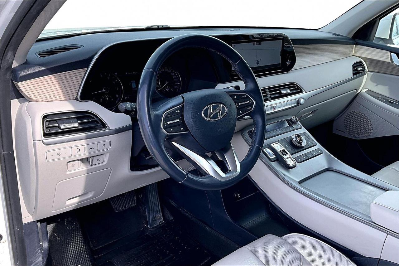 2021 Hyundai PALISADE LUXURY AWD   7-PASS   SUNROOF   BEIGE INTERIOR Photo