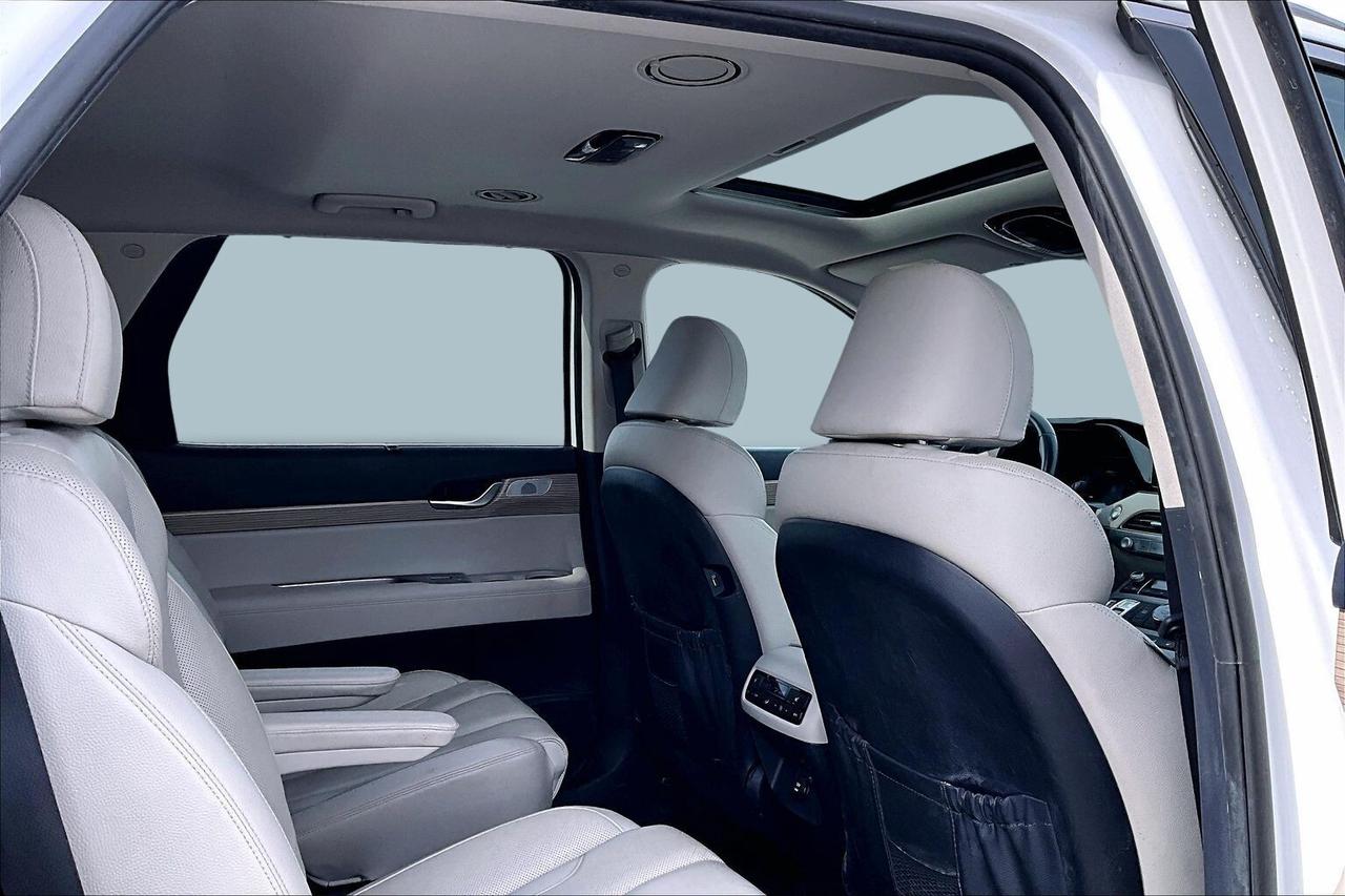 2021 Hyundai PALISADE LUXURY AWD   7-PASS   SUNROOF   BEIGE INTERIOR Photo