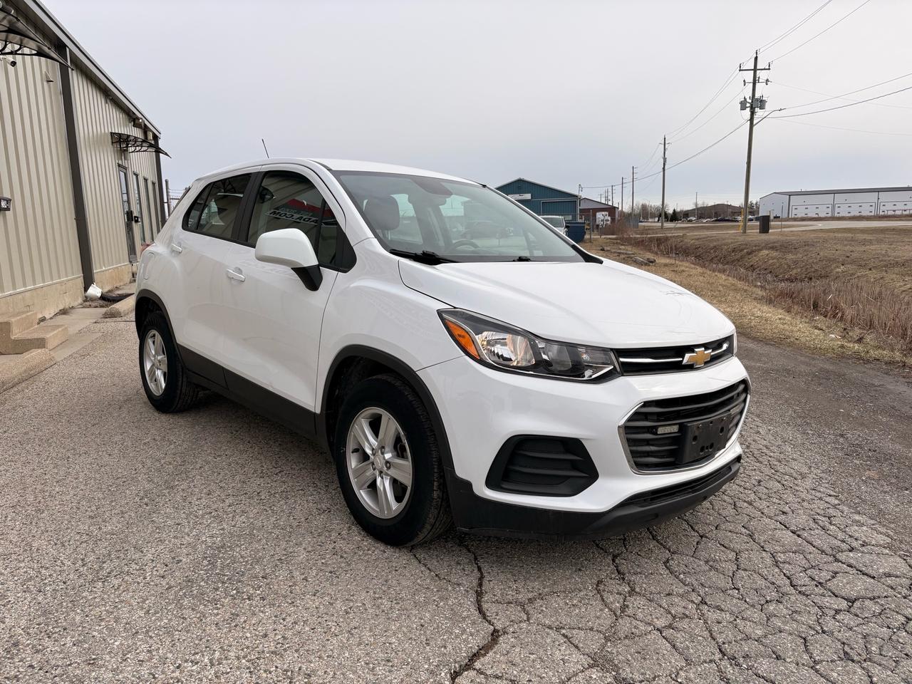 2019 Chevrolet Trax Fwd 4dr Ls Photo2