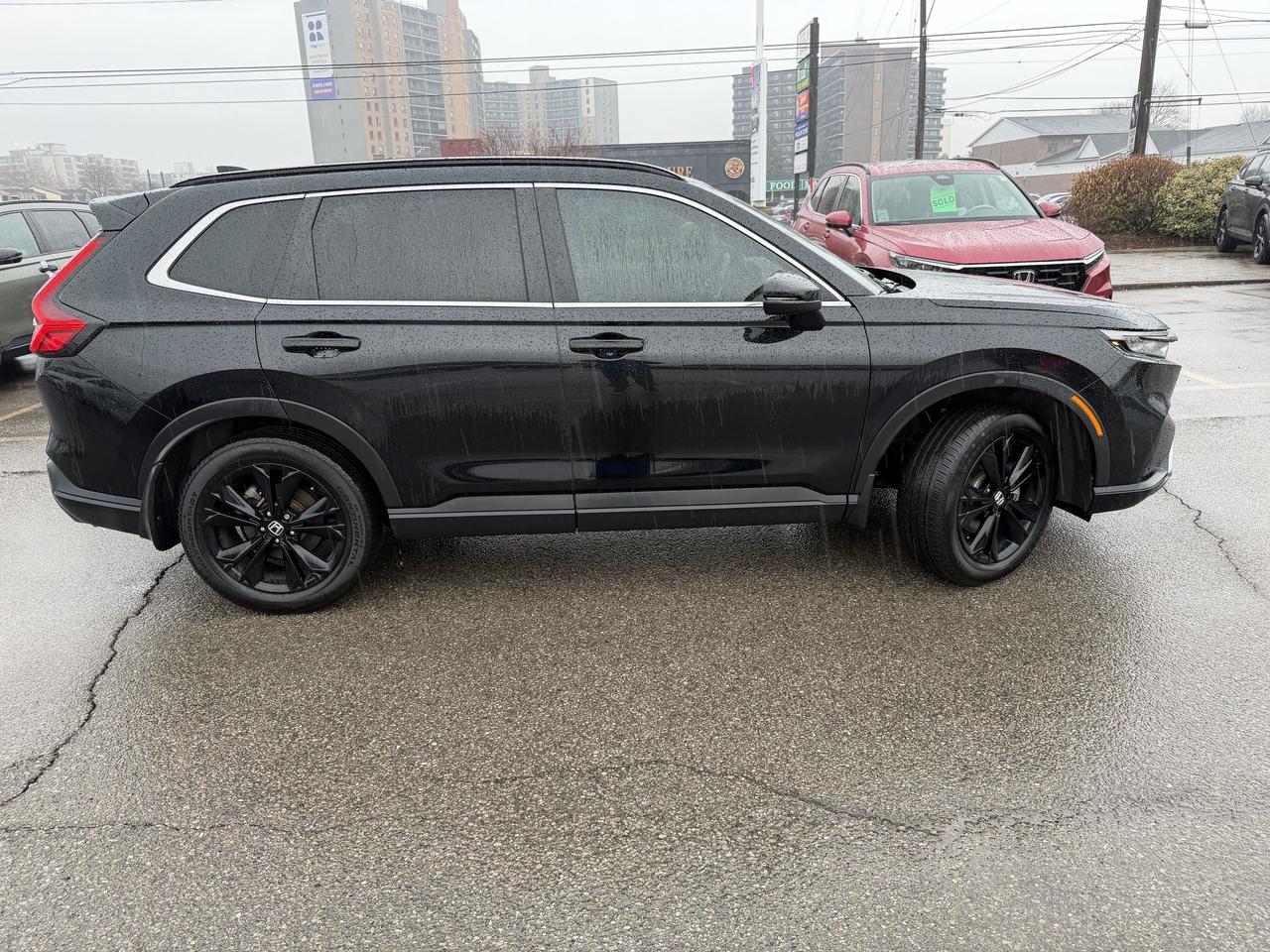 2025 Honda CR-V Hybrid Touring AWD   LEATHER   SUNROOF   APPLE CARPLAY Photo