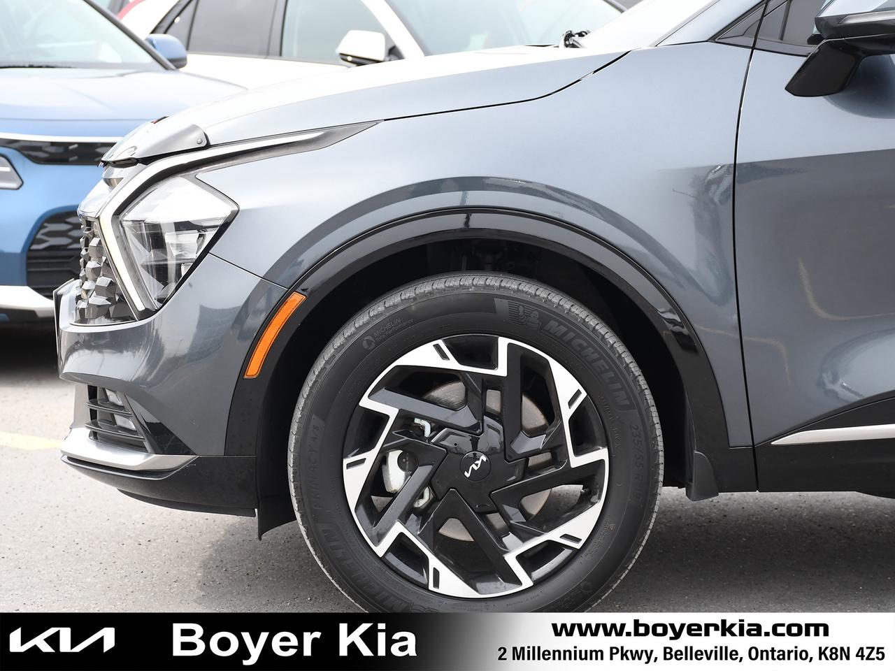 2023 Kia Sportage EX Photo3